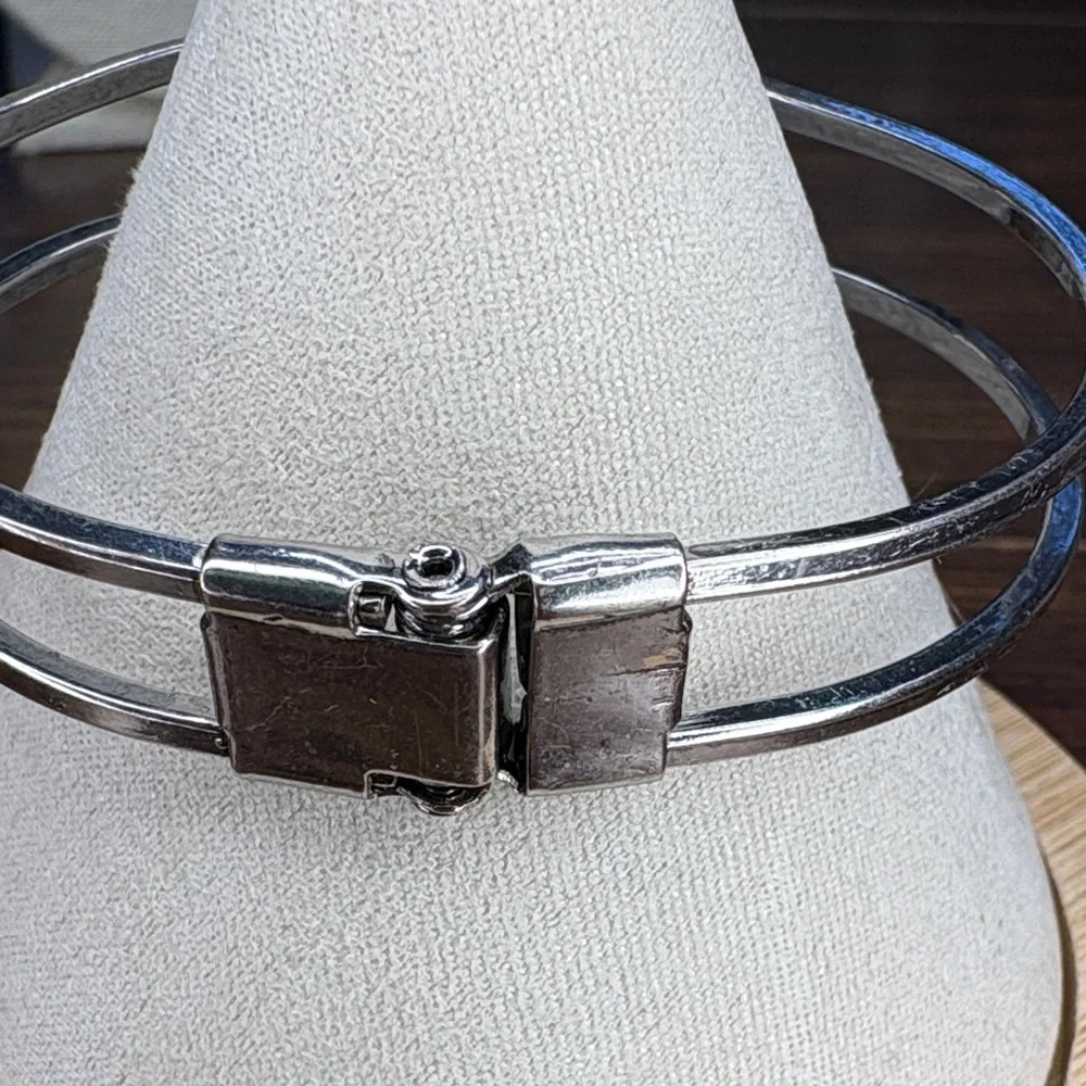Chic Silver Owl Clamper Bracelet